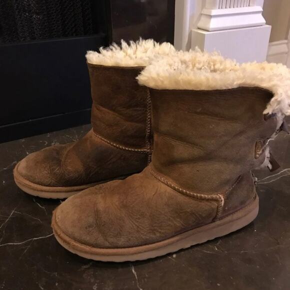 Bailey Bow Ugg Boots - Size 5 - Picture 2 of 8